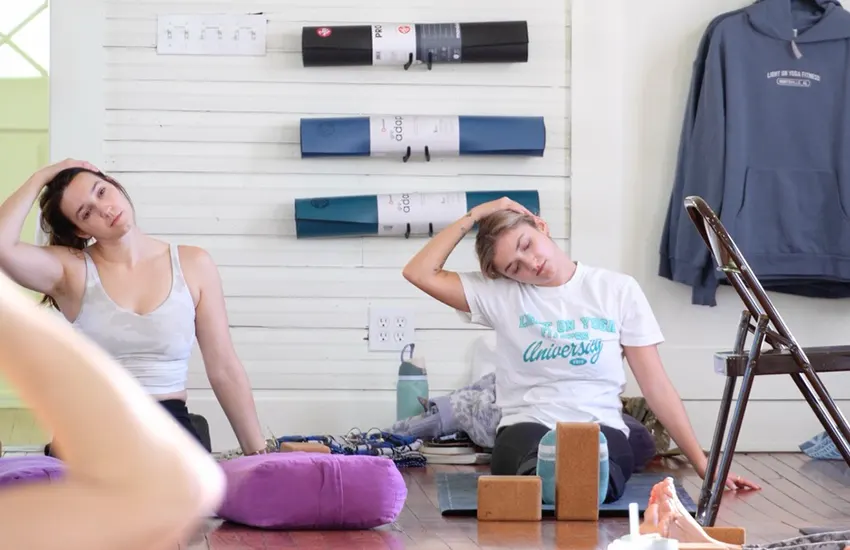 Light On Yoga Fitness